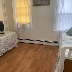 Guest house A Big In Queens, New York